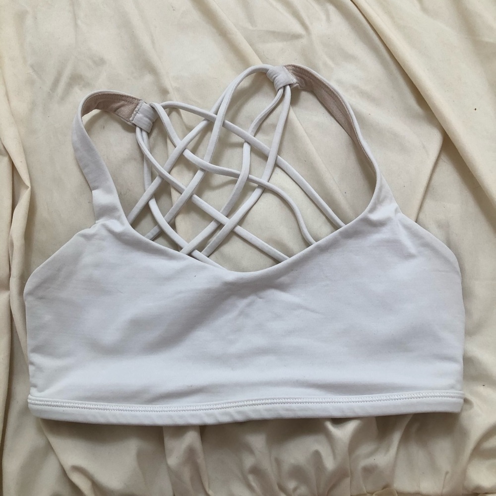 Lululemon🍋 Free to Be Wild white sports bra